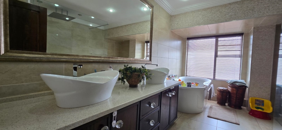 4 Bedroom Property for Sale in Wilkoppies North West